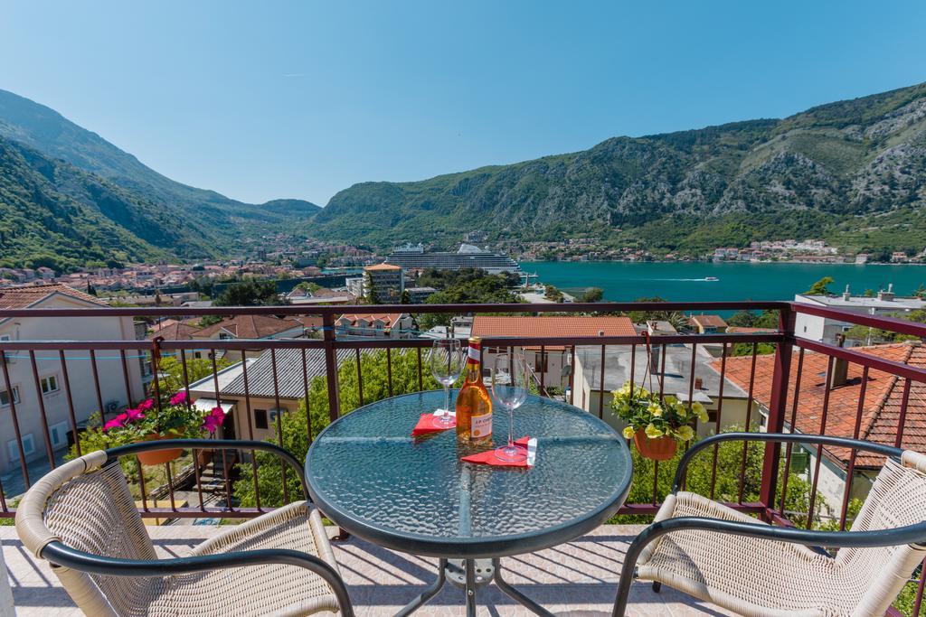 Apartments Feniks Kotor Exterior foto